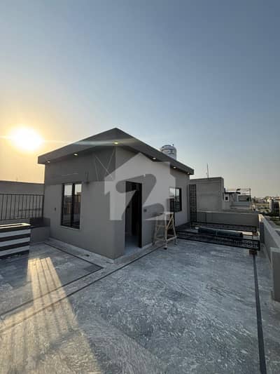 10 Marla Upper Portion Available For Rent In Lahore
