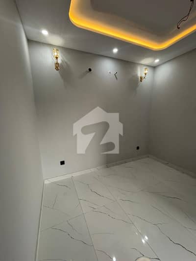 10 Marla Upper Portion Available For Rent In Lahore