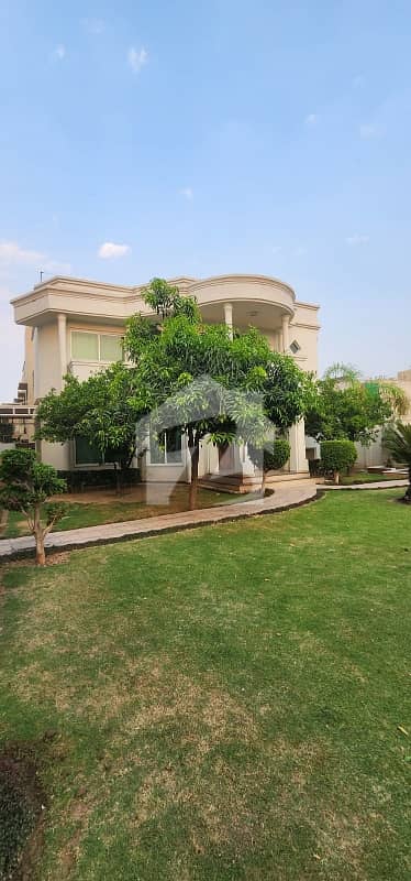 2.5 Kanal House For Sale In Bahria Town Lahore Sector C 2.5 Kanal House For Sale In Bahria Town Lahore Sector C