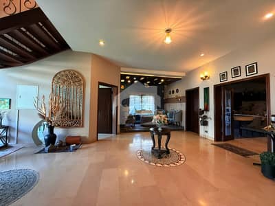 BEAUTIFUL HOUSE FOR SALE AVAILABLE WITH GAS