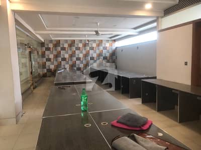 گلریز ہاؤسنگ سکیم راولپنڈی میں 9 مرلہ Studio دفتر 1.5 لاکھ میں کرایہ پر دستیاب ہے۔