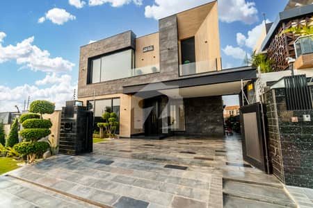 Exceptional 1-Kanal House Next-To-Corner Location With Premium Approach