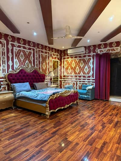 10 Marla House Available For Sale In Jasmine Block Sector C Bahria Town Lahore