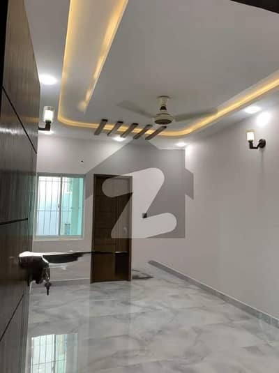 PRIME SILENT COMMERCIALI NDEPENDENT BUNGALOW DOUBLE STOREY 10+ -ROOM FOR RENT GULSHAN-E-IQBAL BLOCK 5 | MAIN 60 FT ROAD