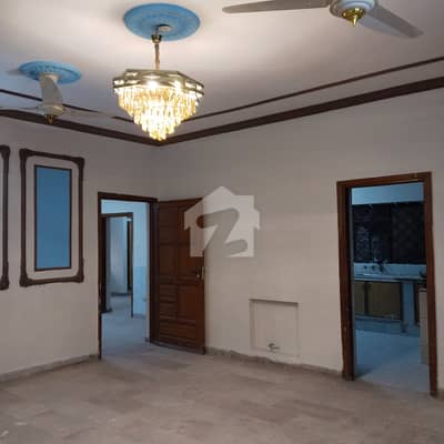 جی ۔ 15/4 جی ۔ 15,اسلام آباد میں 3 کمروں کا 9 مرلہ فلیٹ 1.1 کروڑ میں برائے فروخت۔