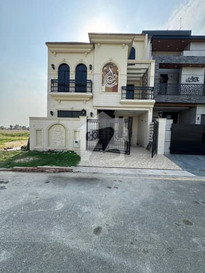 لیک سٹی رائیونڈ روڈ,لاہور میں 5 کمروں کا 7 مرلہ مکان 3.8 کروڑ میں برائے فروخت۔