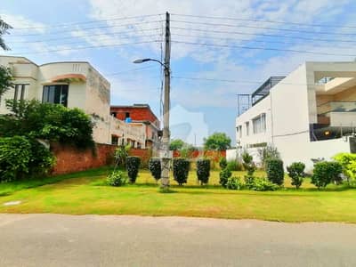8 Marla Commercial Plot For Sale