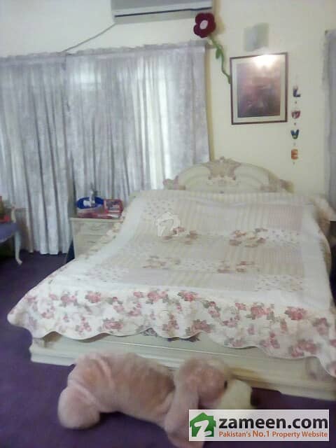 Fully Furnished Portion For Females & Family Only