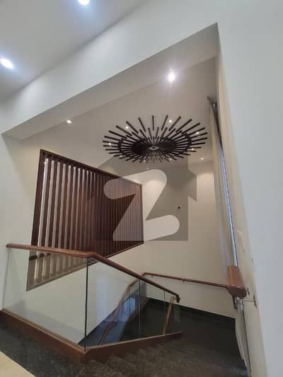 ARCHITECT-DESIGNED 6-BEDROOM EXECUTIVE BUNGALOW FOR RENT IN AN OUTCLASS LOCATION