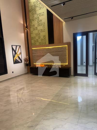 ڈی ایچ اے فیز 5 ڈی ایچ اے ڈیفینس,کراچی میں 6 کمروں کا 1 کنال مکان 21.0 کروڑ میں برائے فروخت۔