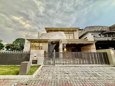 Brand New Designer Single Unit 5 Bed Prime Location Mansion