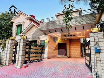 بحریہ ٹاؤن ۔ سفاری ولاز بحریہ ٹاؤن راولپنڈی,راولپنڈی میں 5 کمروں کا 1 کنال مکان 10.5 کروڑ میں برائے فروخت۔ بحریہ ٹاؤن ۔ سفاری ولاز بحریہ ٹاؤن راولپنڈی,راولپنڈی میں 5 کمروں کا 1 کنال مکان 10.5 کروڑ میں برائے فروخت۔