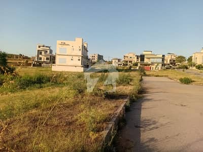 ڈی ایچ اے ڈیفینس فیز 3 ڈی ایچ اے ڈیفینس,اسلام آباد میں 10 مرلہ رہائشی پلاٹ 1.65 کروڑ میں برائے فروخت۔