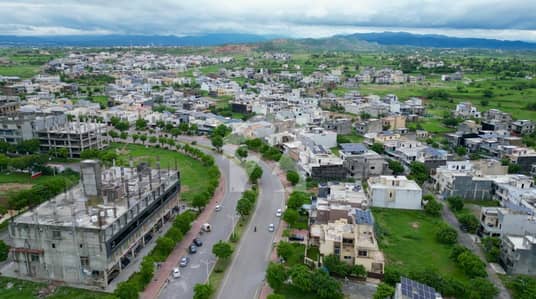 B Block Heighted 4kanal Non Developed Plot For Sale B Block Heighted 4kanal Non Developed Plot For Sale