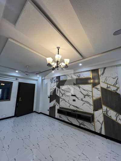 2 Beds unfurnished Flat For Rent in E11/4 Madina Tower