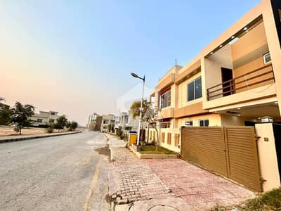 بحریہ ٹاؤن فیز 8 بحریہ ٹاؤن راولپنڈی,راولپنڈی میں 4 کمروں کا 5 مرلہ مکان 1.75 کروڑ میں برائے فروخت۔