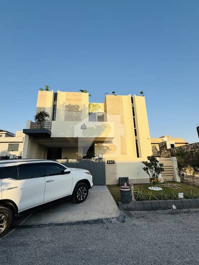 Designer 10 Marla House For Sale Prime Location Near Park & Masjid | B-17 Block C
