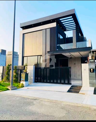 10 MARLA HOUSE NEAREST TO COMMERCIAL AREA WITH SOLID CONSTRUCTION AVAILABLE FOR SALE IN BAHRIA TOWN