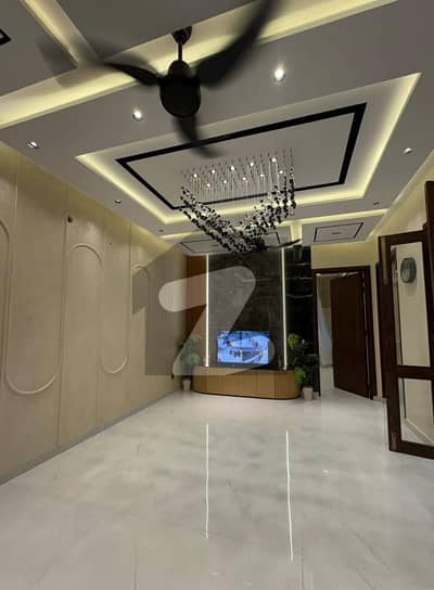 7 Marla Designer House Available For Rent
