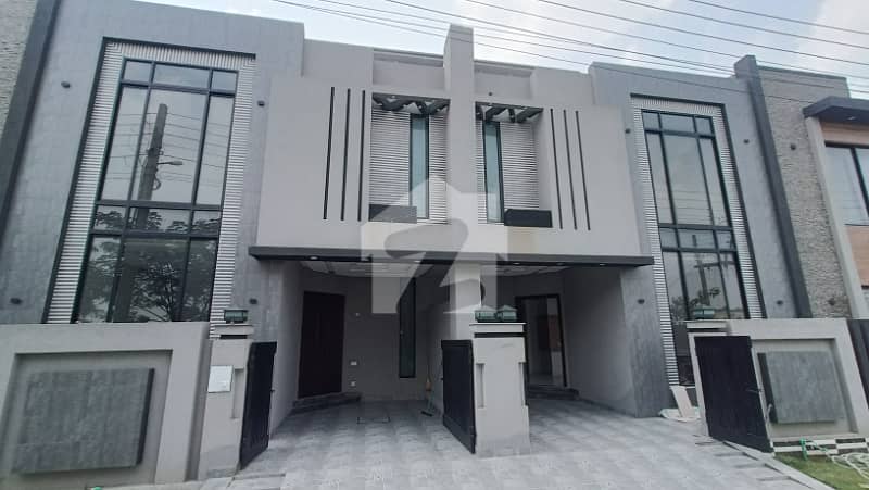 5 Marla beautiful houses available 5 Marla beautiful houses available