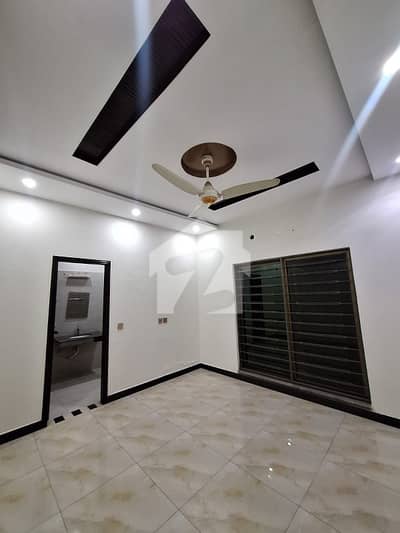 8 Marla House With Basement Sector B, Bahria Town Lahore