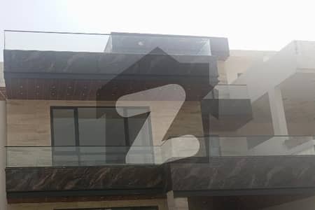 G10/2 Prime Location Fully Renovated Triple Storey House 30+80