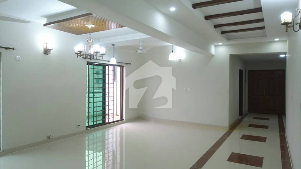 Special Building 11 Marla 3 Bed Flat Beside McDonald For Sale In Askari 11 Lahore Special Building 11 Marla 3 Bed Flat Beside McDonald For Sale In Askari 11 Lahore