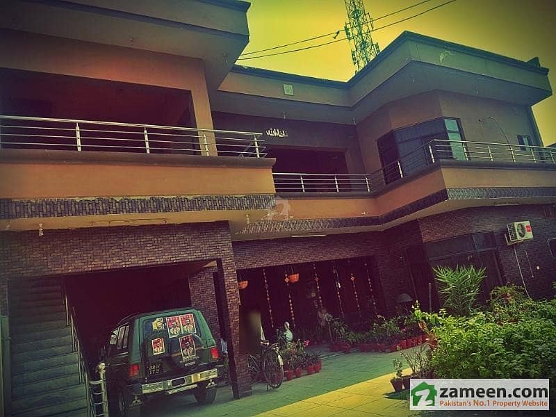 صادق کالونی بہاولپور میں 6 کمروں کا 1 کنال مکان 2.5 کروڑ میں برائے فروخت۔