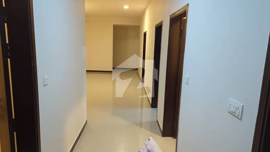 FLAT AVAILABLE FOR RENT IN HIGH-RISE
