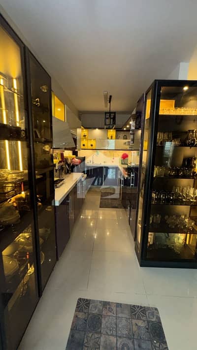 FLAT AVAILABLE FOR RENT IN HIGH-RISE APARTMENT