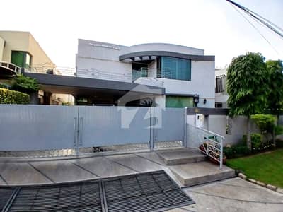 One Kanal Used Modern Design Fully Furnished Bungalow For Sale At Prime Location Of DHA Lahore Near To Park Masjid & Commercial Market.