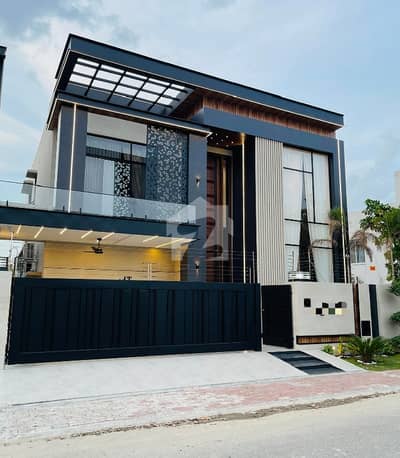 Top City 10 Marla House For Sale