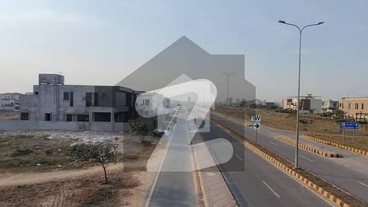 ڈی ایچ اے فیز 8 - بلاک زیڈ 5 ڈی ایچ اے فیز 8,ڈی ایچ اے ڈیفینس,لاہور میں 10 مرلہ رہائشی پلاٹ 1.25 کروڑ میں برائے فروخت۔ ڈی ایچ اے فیز 8 - بلاک زیڈ 5 ڈی ایچ اے فیز 8,ڈی ایچ اے ڈیفینس,لاہور میں 10 مرلہ رہائشی پلاٹ 1.25 کروڑ میں برائے فروخت۔