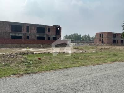 DHA PHASE 7 Z1 3 KANAL PLOT BETWEEN 2 KANAL HOUSES
