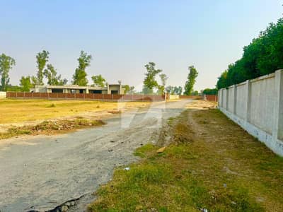 بیدیاں روڈ لاہور میں 8 کنال رہائشی پلاٹ 2.2 کروڑ میں برائے فروخت۔