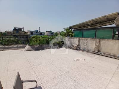 G9/4 Top Floor Available For Small Family For Rent