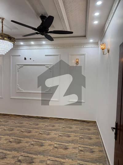 10 MARLA BEAUTIFUL HOUSE FOR RENT