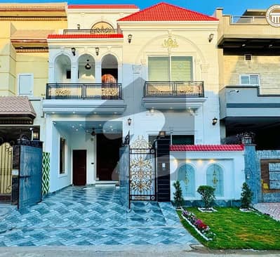سٹی ہاؤسنگ سوسائٹی گوجرانوالہ میں 4 کمروں کا 5 مرلہ مکان 2.85 کروڑ میں برائے فروخت۔