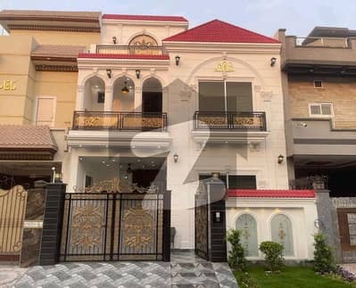 سٹی ہاؤسنگ سوسائٹی گوجرانوالہ میں 4 کمروں کا 5 مرلہ مکان 2.8 کروڑ میں برائے فروخت۔