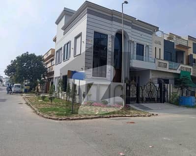 سٹی ہاؤسنگ سوسائٹی گوجرانوالہ میں 4 کمروں کا 5 مرلہ مکان 2.9 کروڑ میں برائے فروخت۔