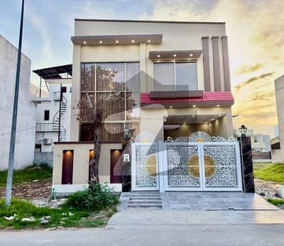 سٹی ہاؤسنگ سوسائٹی گوجرانوالہ میں 4 کمروں کا 5 مرلہ مکان 1.9 کروڑ میں برائے فروخت۔