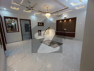 Top Location Dabble Unit Good designing 14 Marla for sale