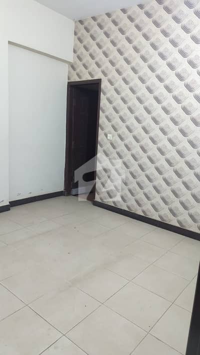 FLATE 2BED LOUNCH GROUND FLOOR BEHID PATEL HOSPITAL AVAILABLE FOR RENT