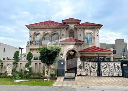 ڈی ایچ اے فیز 6 - بلاک کے فیز 6,ڈیفنس (ڈی ایچ اے),لاہور میں 5 کمروں کا 1 کنال مکان 10.5 کروڑ میں برائے فروخت۔
