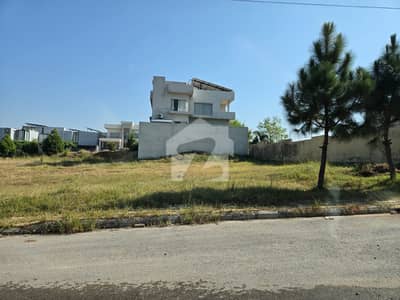 ڈی ایچ اے فیز 3 ۔ بلاک بی ڈی ایچ اے ڈیفینس فیز 3,ڈی ایچ اے ڈیفینس,اسلام آباد میں 1 کنال رہائشی پلاٹ 3.1 کروڑ میں برائے فروخت۔
