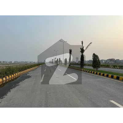 10 Marla Plot For Sale - Oversees Block - 40 Foot - Corner - Near Theeme Park