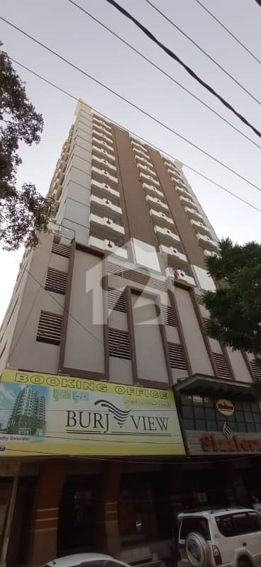 4-Bed Lounge Road Facing Corner Flat