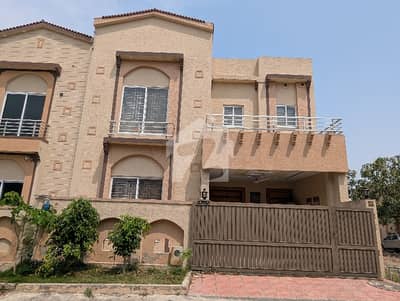 7 Marla Designer House For Sale -Bahria Town Phase 8 (Usman Block)
