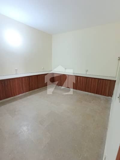 شاہ اللہ دتہ اسلام آباد میں 2 کنال Studio عمارت 1.55 لاکھ میں کرایہ پر دستیاب ہے۔