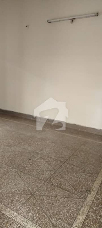 10 Marla Best Location Old House For Sale 10 Marla Best Location Old House For Sale